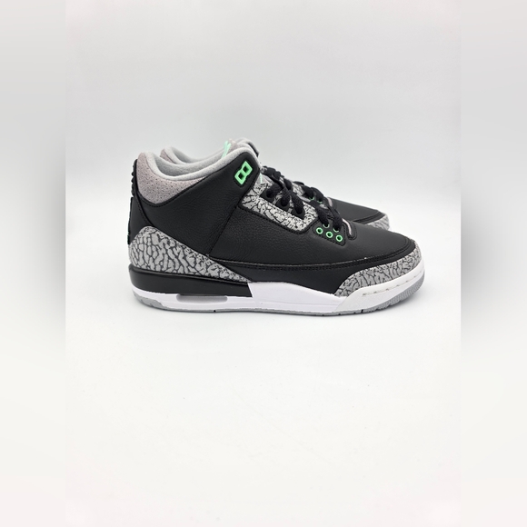Nike Air Jordan 3 Retro Green Glow DM0967-031 GS Size 6.5Y B-Grade